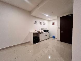 Projector Cinema @ Trefoil Setia Alam Shah Alam Vacation rental in Selangor, Malaysia