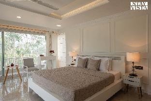 StayVista at Silver Slopes w/outdoor pool Villa in Punjab, India