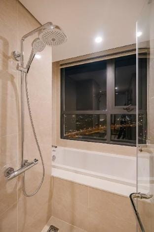 Luxury Vinhomes Skylake Near My Dinh Stadium Apartment in Laos