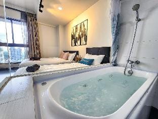 Loft Suite City View JB CIQ 7Pax Apartment in Johor Bahru