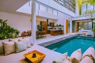 Contemporary 3 BR With Garden View NE28 Villa in North Kuta