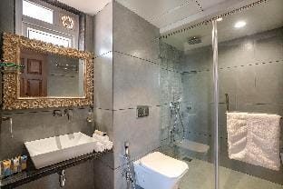 StayVista's Lawn House at Sula Wada - Vintage-Charm Cosy Home with Swimming Pool and Indoor Activiti Villa in Maharashtra
