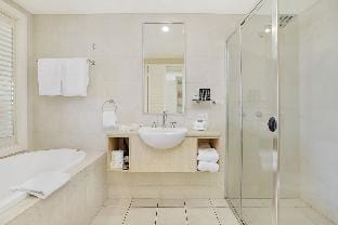 Quiet & Sunny 1 Bedroom w/ Spa Bath, WIFI, Netflix Vacation rental in Kingscliff