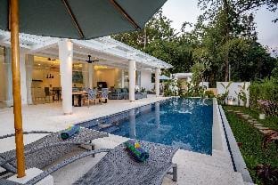 The sanctuary where luxury meets nature's embrance Villa in Abiansemal