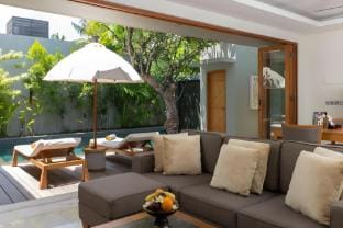 Comfy 1BR Private Pool Villa in Central Seminyak Villa in North Kuta