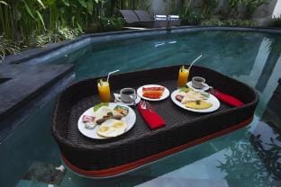 Lovely 1BR Private Pool Villa in Center Seminyak Villa in North Kuta