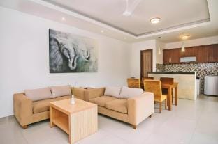 Lovely 2BR Private Pool Villa in Center Seminyak Villa in North Kuta