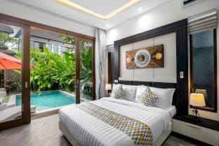 Modern 3BR Private Pool Villa near Seminyak Beach Villa in Kuta