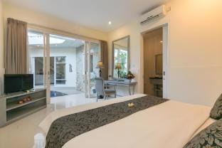 Cozy 3BR Private Pool Villa near Kuta Beach Villa in Kuta