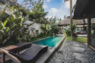 Peaceful 3BR Private Pool Villa near Ubud Palace Villa in Ubud