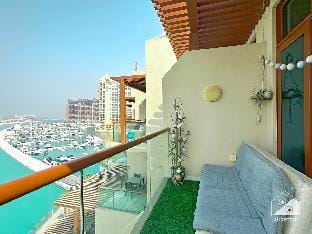 Stunning Palm Views Apt on the beach Dubai Apartment in Dubai