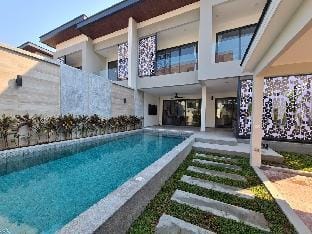 Serenity Jomtien Pool Villas- 5BR w/ Guest House Villa in Pattaya City
