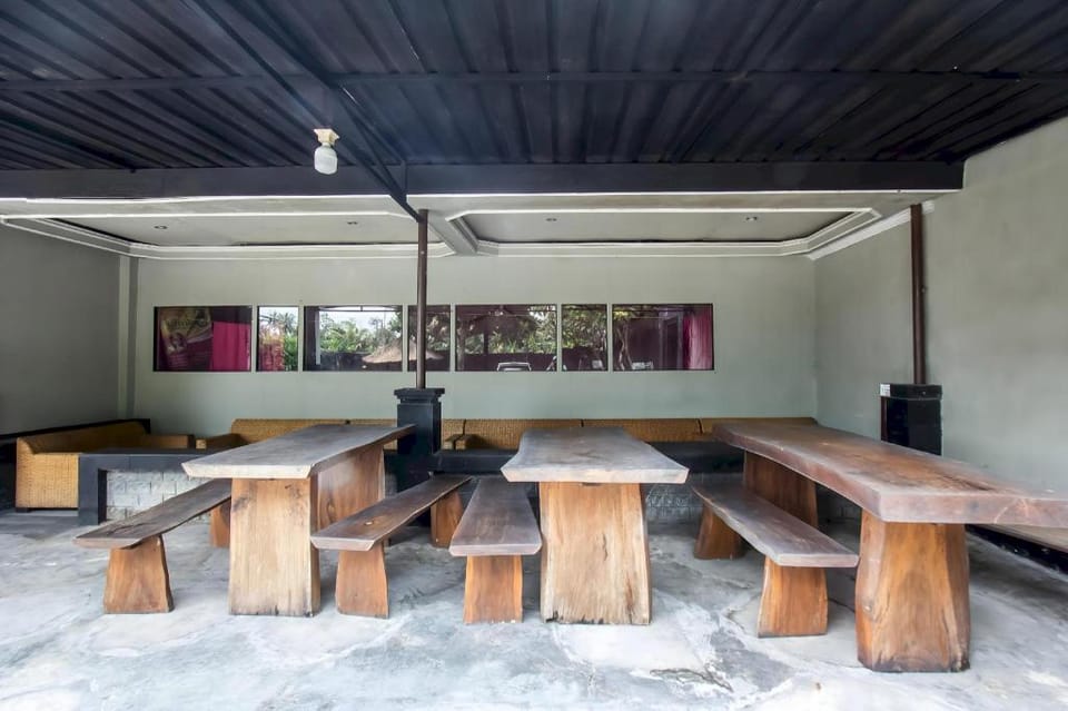 OYO 93440 Warde Hotel Near Sae Restaurant Hotel in West Nusa Tenggara, Indonesia