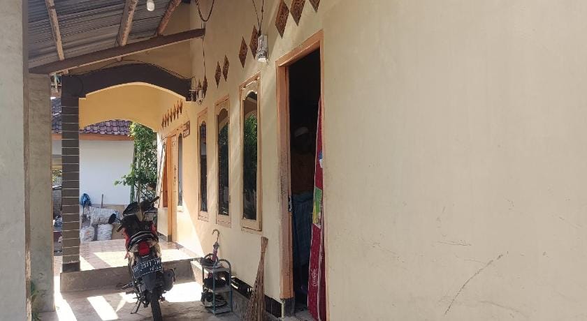 Hotel O Yuda Family Homestay Near Desa Wisata Hijau Bilebante Hotel in West Nusa Tenggara, Indonesia