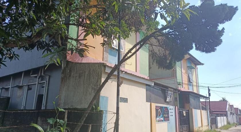 Hotel O Widya Homestay SyariahNearBandara Sultan Syarif Kasim II Hotel in West Sumatra, Indonesia