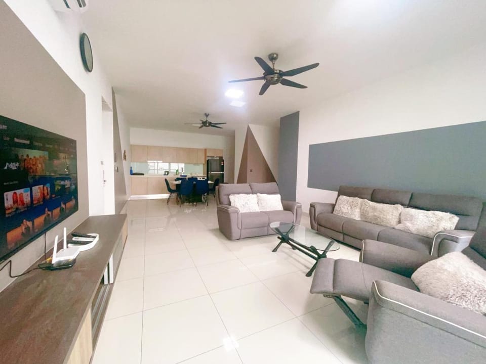 MONIC STAYCATION #GreenHaven near Senibong&Regency Apartment in Johor