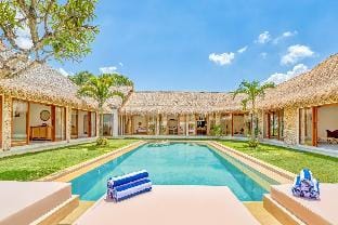 Villa El Gaucho: Brand New 9BDR, Prime Location Villa in Kuta