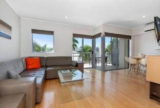 The Sand Resort Kingscliff - Two Bed Dual Key Spa Suite (8302/03) - Holiday Management Co Apartment in Kingscliff