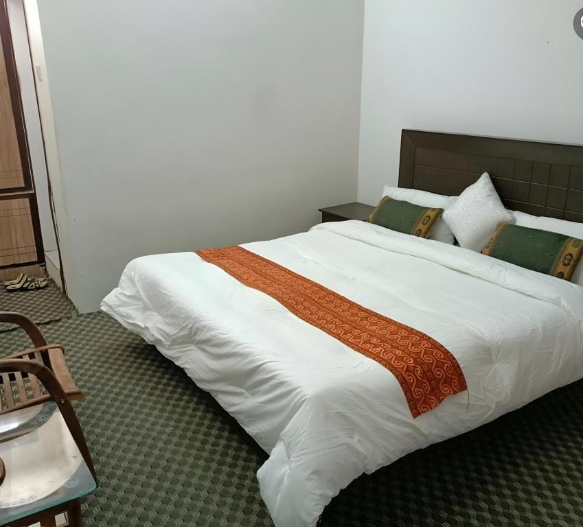 Royal Blue Inn Guest House E-11 Hotel in Islamabad