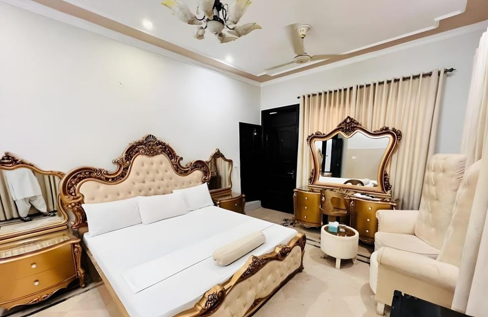 Royal Blue Inn Guest House E-11 Hotel in Islamabad