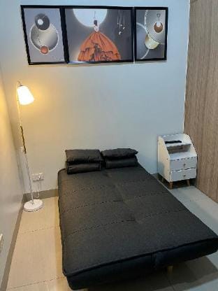 Shore World trade center MOA Airport SMX PICC WiFi Apartment in Pasay