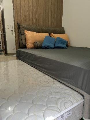Shore World trade center MOA Airport SMX PICC WiFi Apartment in Pasay