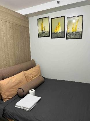 Shore World trade center MOA Airport SMX PICC WiFi Apartment in Pasay