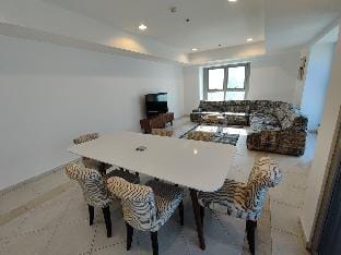 Lux BnB Princess Tower I  Palm & Ocean Views Apartment in Dubai