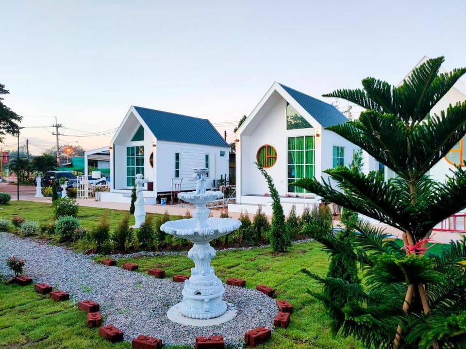 Raintrary House Nakhon Phanom เรนทารี่เฮาส์นครพนม Resort in Laos