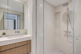 Luxurious 3bed +maid - sea views- private beach Apartment in Dubai