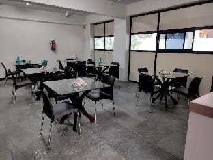 Deluxe 1 bhk Near Aig Hospital Gachibowli Apartment in Hyderabad