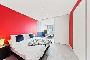 Comfy CBD Apt in QV with City Views, FREE Parking Vacation rental in Melbourne