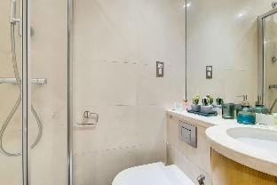 Super Deluxe 3 Bedroom Apartment Opposite Harrods Apartment in City of Westminster