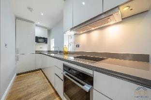 Sophisticated Splendor2-Bedroom House in Mayfair Vacation rental in City of Westminster