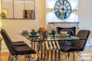 Deluxe 2B Apartment facing Natural History Museum Apartment in City of Westminster