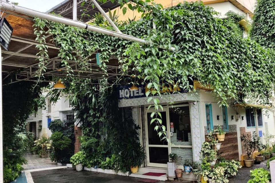 HOTEL PATHIK DEHRADUN Hotel in Dehradun
