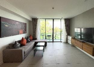 Great location walk to BangTao beach & Boat Avenue Apartment in Choeng Thale