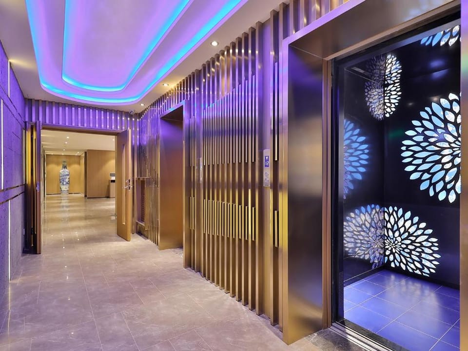 Orange Hotel Xi'an Longshouyuan Subway Station (formerly Daming Palace Branch) Hotel in Xian
