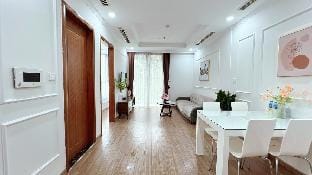 Luxury Apartment 01 BR in Vinhomes Times City Vacation rental in Laos