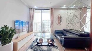 Căn hộ cao cấp 02 phòng ngủ Vinhomes Times City Vacation rental in Laos