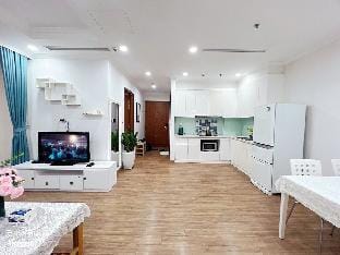 Luxury Apartment 02 Bedrooms in Vinhomes Time City Vacation rental in Laos