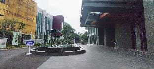 Homey 3BR Grand Sungkono Lagoon Apt By Travelio Apartment in Surabaya