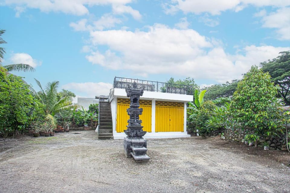 Hotel O Penginapan Mekar Sari Near PT. Lombok Menara Energygas Hotel in West Nusa Tenggara, Indonesia