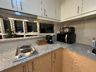 Urban 2BR Elegance: Your City Escape in BGC! Apartment in Makati