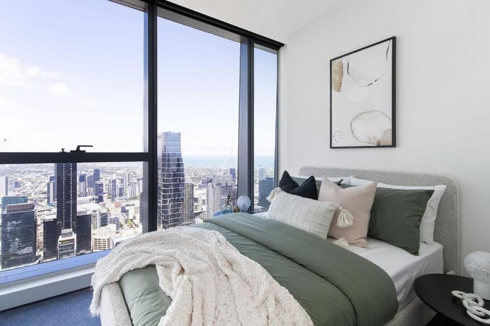 A 2BR Apt with Amazing City Views, FREE Parking Vacation rental in Melbourne