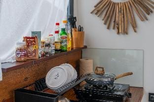 Cozy, smart, renovated flat above Ubud's roofs Apartment in Abiansemal