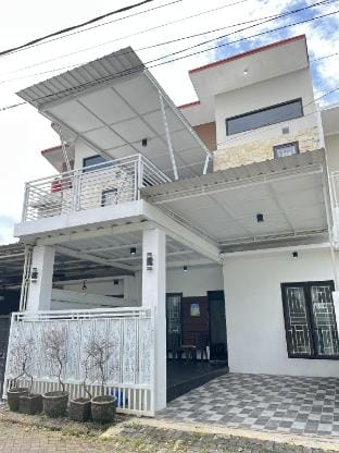 MP Villa Palmiers B3 Malang Vacation rental in East Java