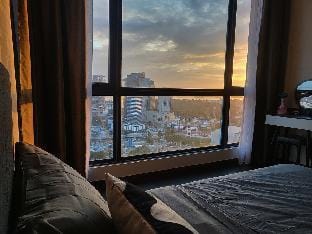 [Ultimate Skyline Penthouse w Bathtub] 3 BR, 6 Pax Apartment in Johor Bahru