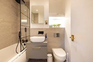 Luxurious 1- Bedroom Apartment in Kensington  Apartment in City of Westminster