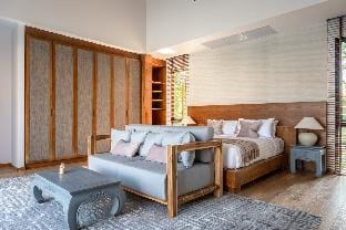 Breathtaking 4-Bedroom Villa near BangTao beach Villa in Choeng Thale
